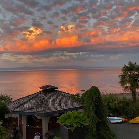 Qualicum Breeze Beach Resort Bowser Екстер'єр фото