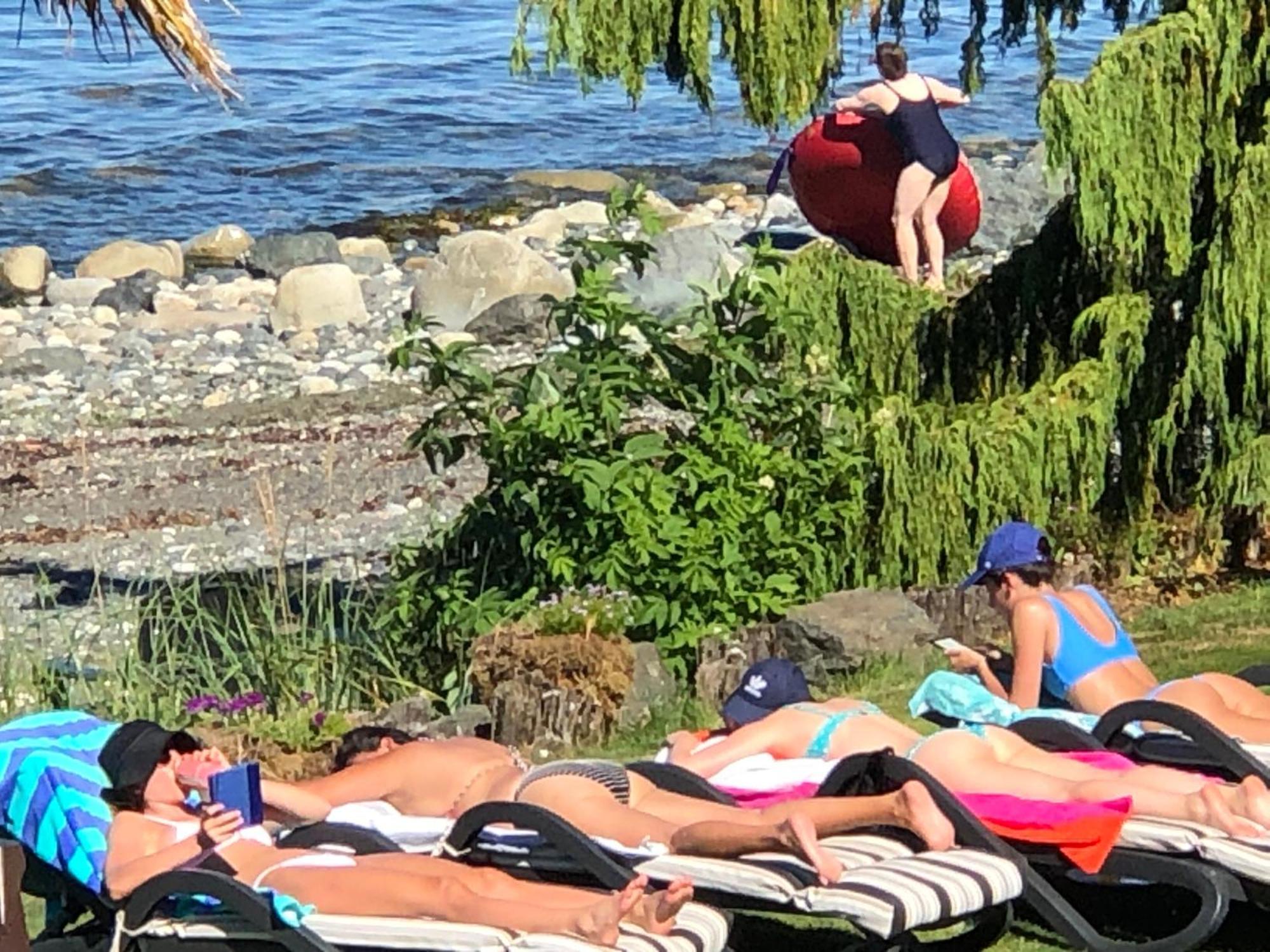 Qualicum Breeze Beach Resort Bowser Екстер'єр фото