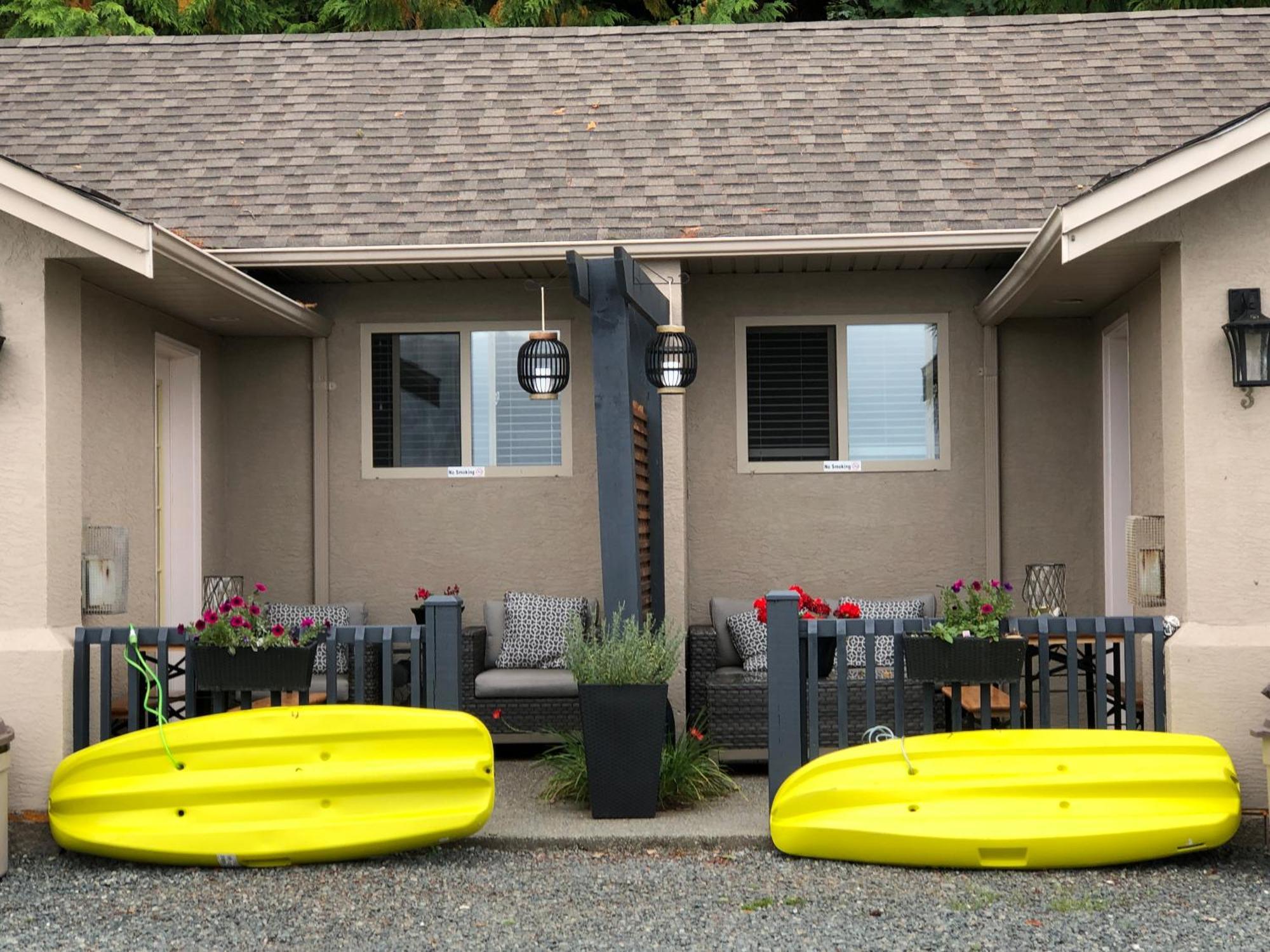 Qualicum Breeze Beach Resort Bowser Екстер'єр фото